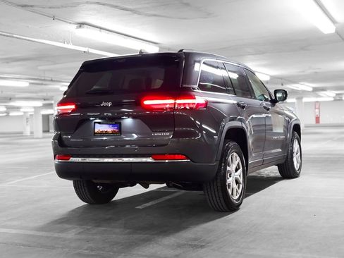 Used 2022 Jeep Grand Cherokee Limited w/ Luxury Tech Group II image 7