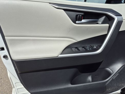 Certified 2022 Toyota RAV4 XLE AWD/4WD image 14