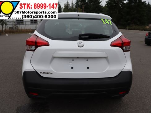 Used 2019 Nissan Kicks S image 6