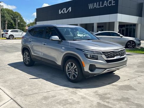 Certified 2023 Kia Seltos LX AWD/4WD image 4