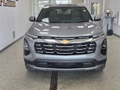 Used 2026 Chevrolet Equinox LT AWD/4WD image 2