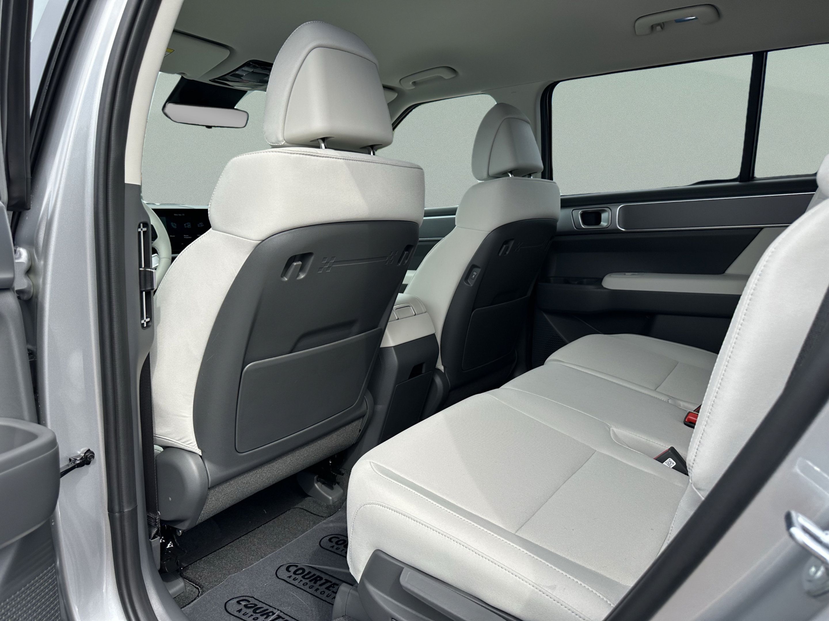 New 2027 Hyundai Santa Fe SE FWD image 13