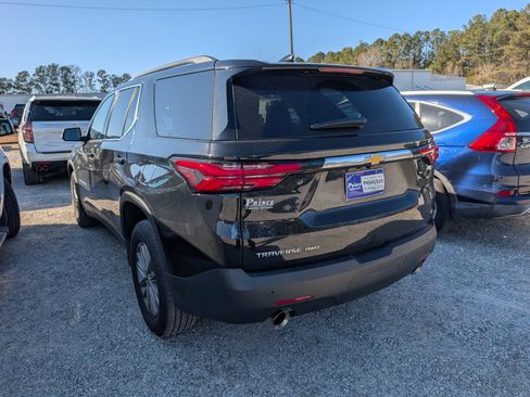 Used 2022 Chevrolet Traverse LT image 4