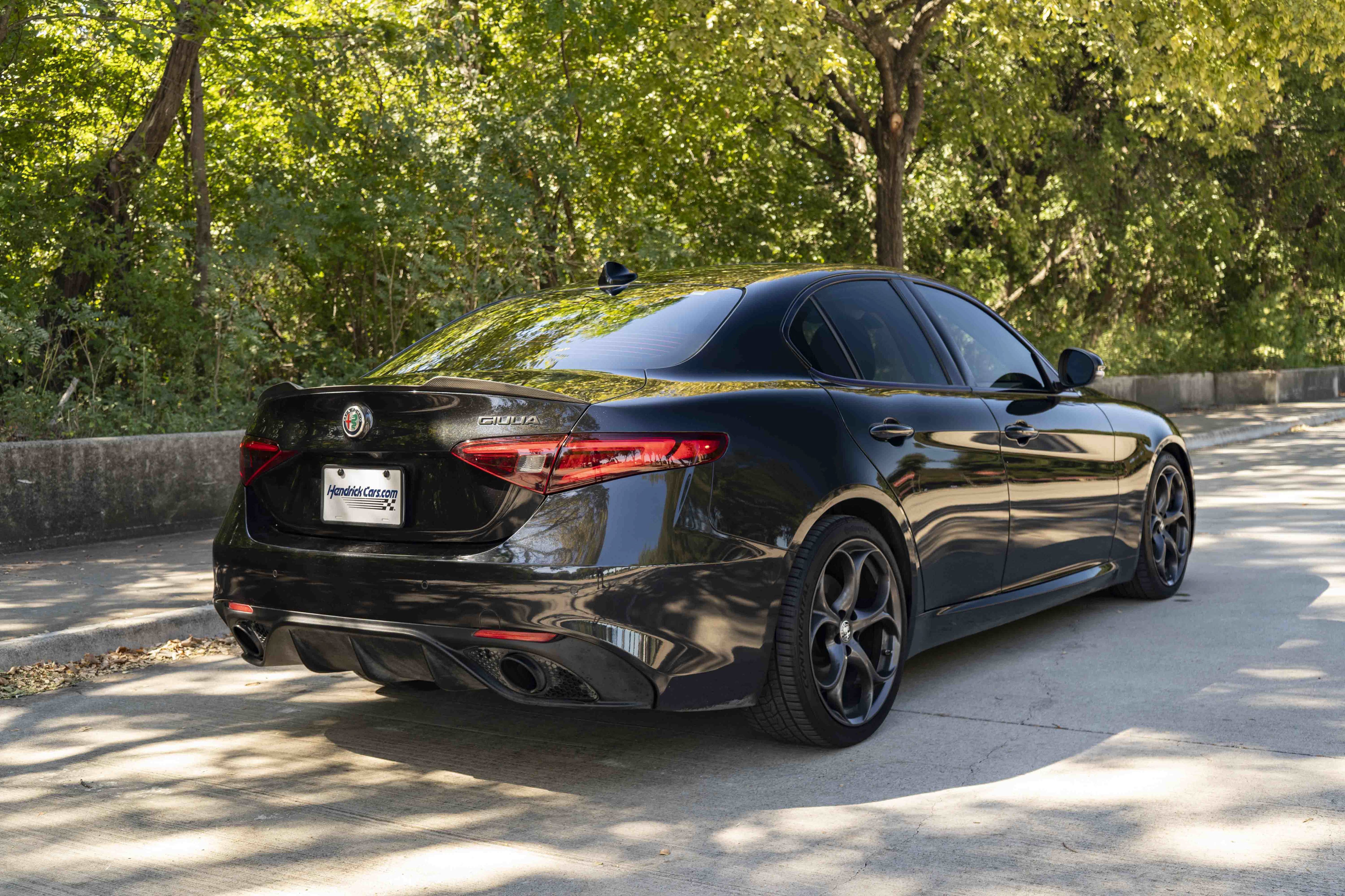 Used 2019 Alfa Romeo Giulia Ti Sport w/ Quick Order Package 22U Sport RWD image 9