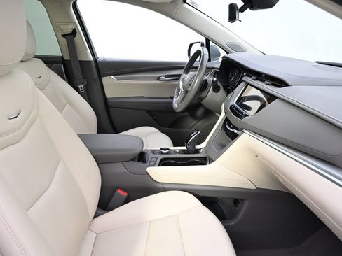 Used 2023 Cadillac XT5 Premium Luxury w/ Technology Package AWD/4WD image 15