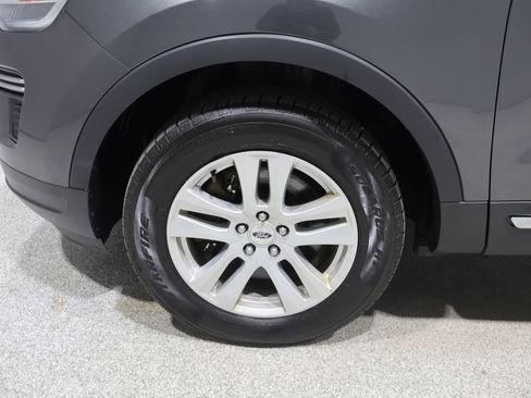 Used 2019 Ford Explorer XLT AWD/4WD image 8