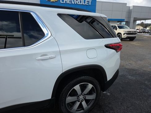 Used 2023 Chevrolet Traverse LT image 40