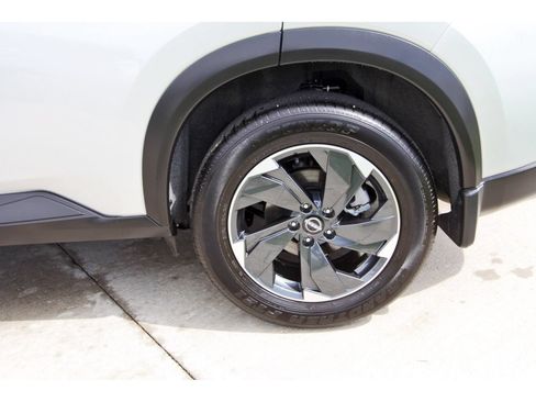 Certified 2025 Nissan Rogue SV w/ SV Premium Package FWD image 31