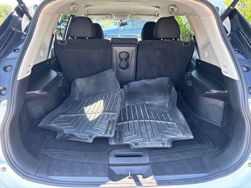 Used 2018 Nissan Rogue SV w/ Premium Package AWD/4WD image 13