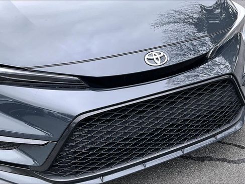 Certified 2025 Toyota Corolla SE image 29