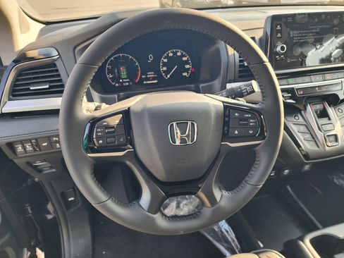 New 2026 Honda Odyssey Touring image 12