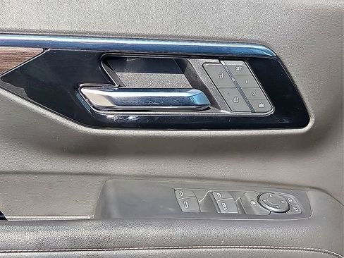 Certified 2025 Chevrolet Suburban LT AWD/4WD image 16