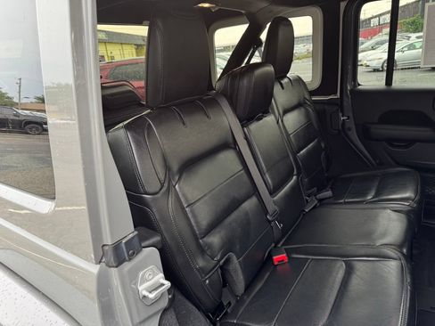 Used 2021 Jeep Wrangler Unlimited Sahara AWD/4WD image 20