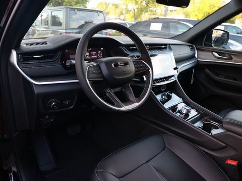 New 2026 Jeep Grand Cherokee L Limited AWD/4WD image 11