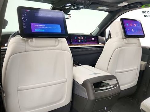 Used 2026 Cadillac Escalade Platinum Sport w/ LPO, ONYX Package AWD/4WD image 51