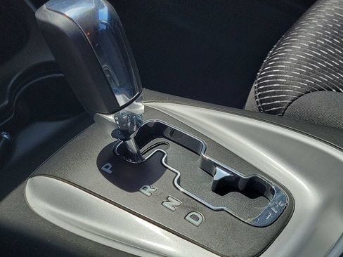 Used 2018 Dodge Journey SE FWD image 28