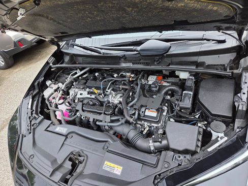 Used 2024 Toyota Prius LE FWD image 7