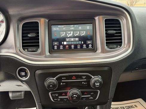 Used 2021 Dodge Charger SXT w/ Leather Interior Group image 25