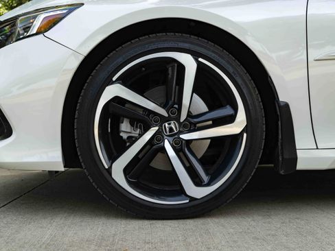 Used 2022 Honda Accord Sport image 11