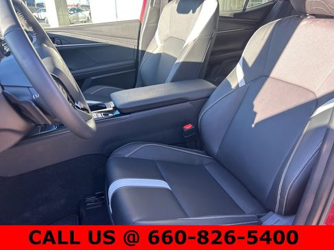 Used 2025 Toyota Camry SE image 13