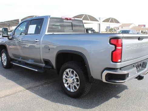 Used 2025 Chevrolet Silverado 2500 LTZ w/ LTZ Texas Edition AWD/4WD image 9