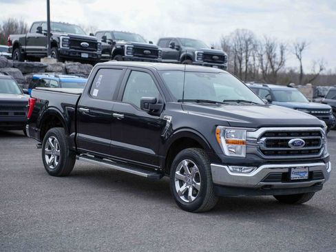 Used 2023 Ford F150 XLT w/ XTR Package image 3