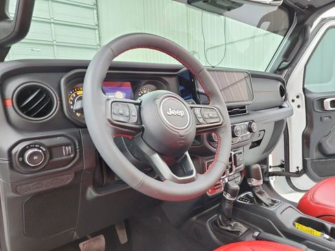 Used 2024 Jeep Wrangler Unlimited Rubicon w/ Technology Group image 18