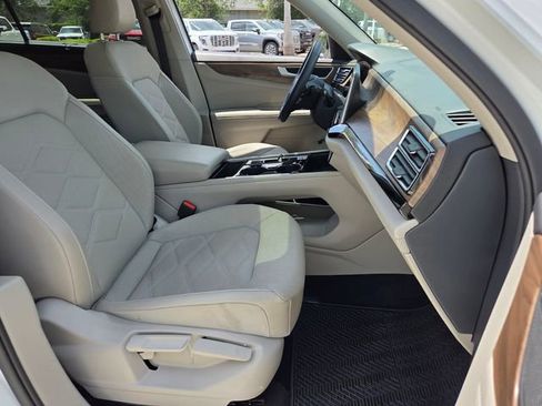 Used 2024 Volkswagen Atlas SE FWD image 29