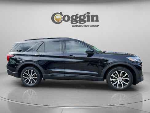 New 2026 Ford Explorer ST-Line image 6