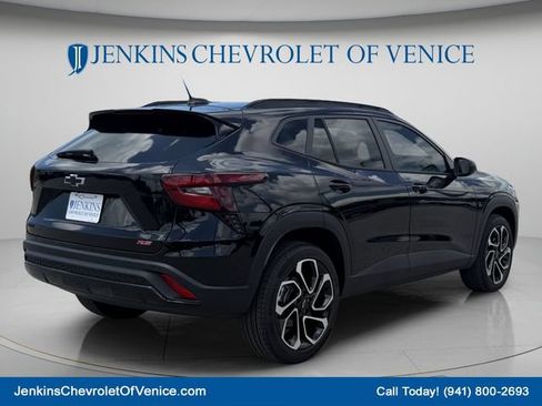 Used 2026 Chevrolet Trax RS w/ Driver Confidence Package FWD image 5