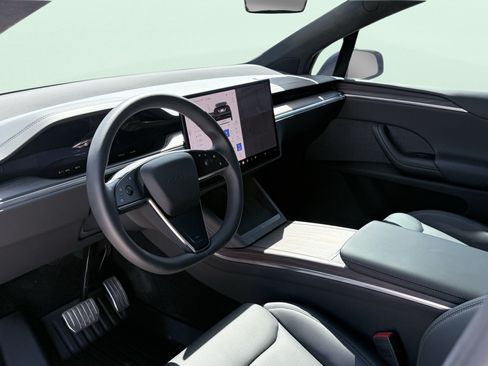 Used 2025 Tesla Model X AWD/4WD image 29