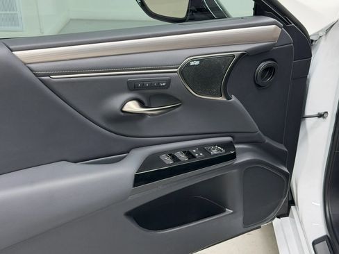 Used 2024 Lexus ES 350 F Sport w/ Accessory Package (Z1) FWD image 20