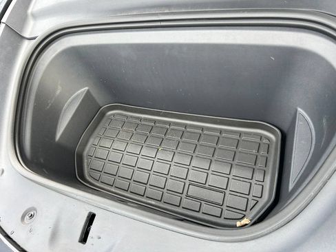 Used 2023 Tesla Model Y Long Range AWD/4WD image 38