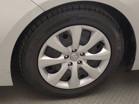 Used 2024 Toyota Corolla LE image 31