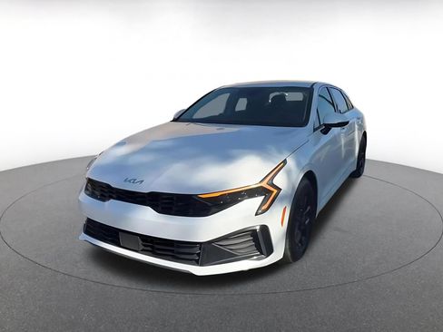 Used 2025 Kia K5 LXS FWD image 7