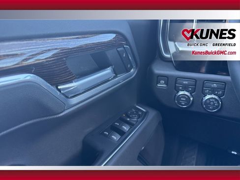 New 2026 GMC Sierra 1500 Elevation image 40
