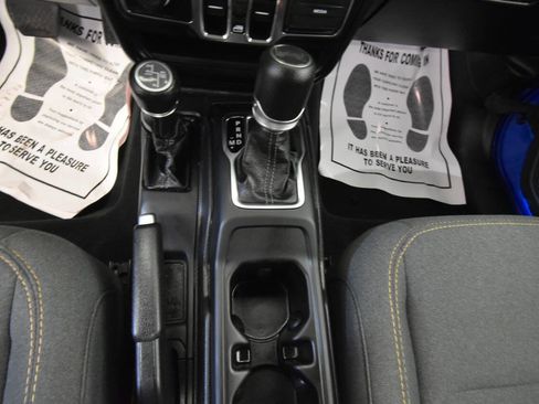 Used 2024 Jeep Wrangler Unlimited w/ Convenience Group AWD/4WD image 26