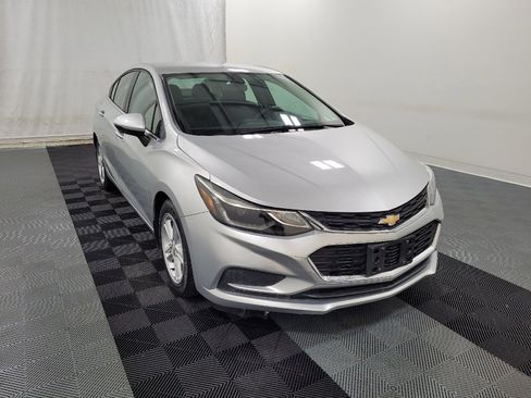 Used 2016 Chevrolet Cruze LT FWD image 13