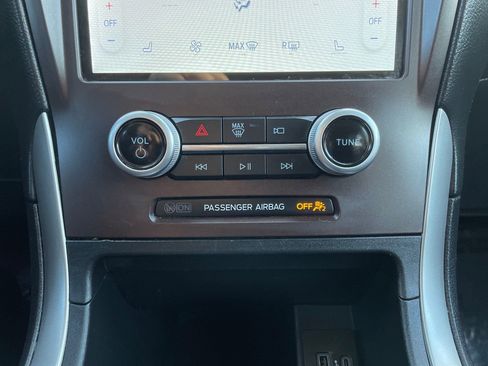 Used 2021 Ford Edge SEL image 18