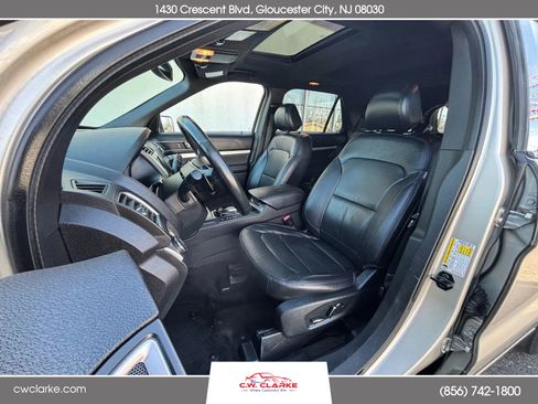 Used 2017 Ford Explorer XLT w/ Equipment Group 202A image 13