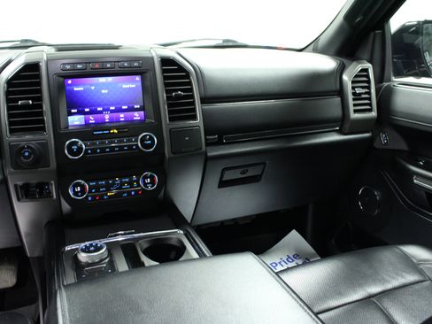 Used 2021 Ford Expedition XLT AWD/4WD image 19