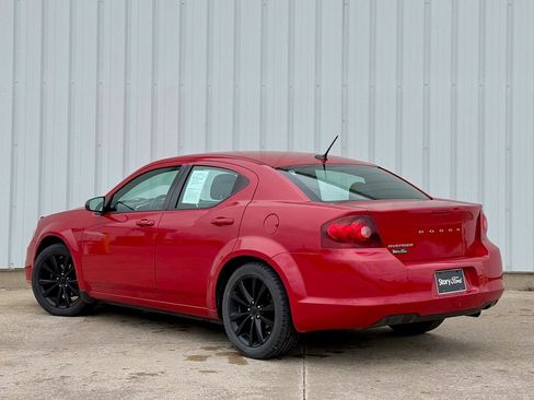 Used 2014 Dodge Avenger SE image 4
