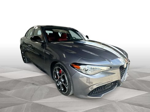 Used 2022 Alfa Romeo Giulia Veloce RWD image 2