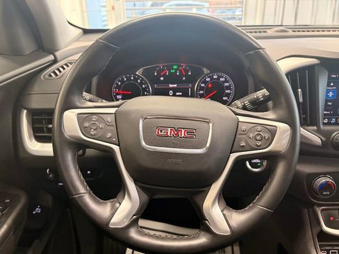 Used 2024 GMC Terrain SLT image 22