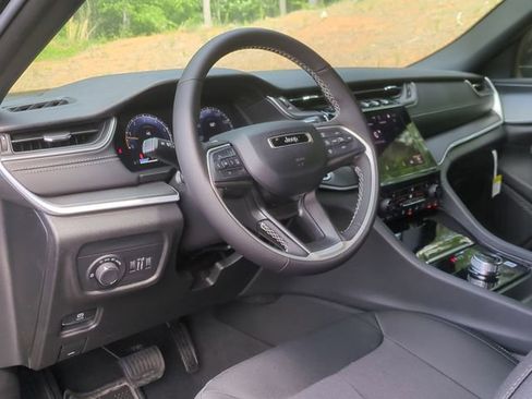 New 2026 Jeep Grand Cherokee L Laredo AWD/4WD image 29