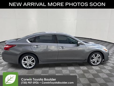 Used 2016 Nissan Altima 2.5 SR FWD image 9