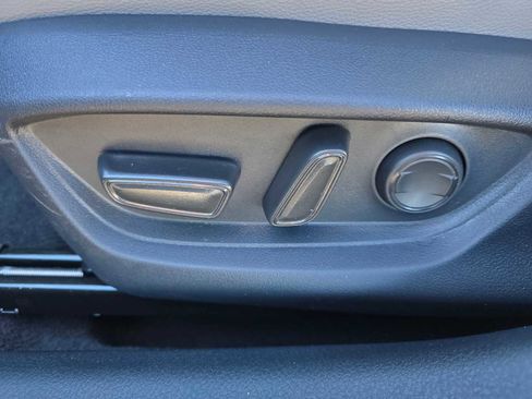 Certified 2025 Toyota Camry SE image 25