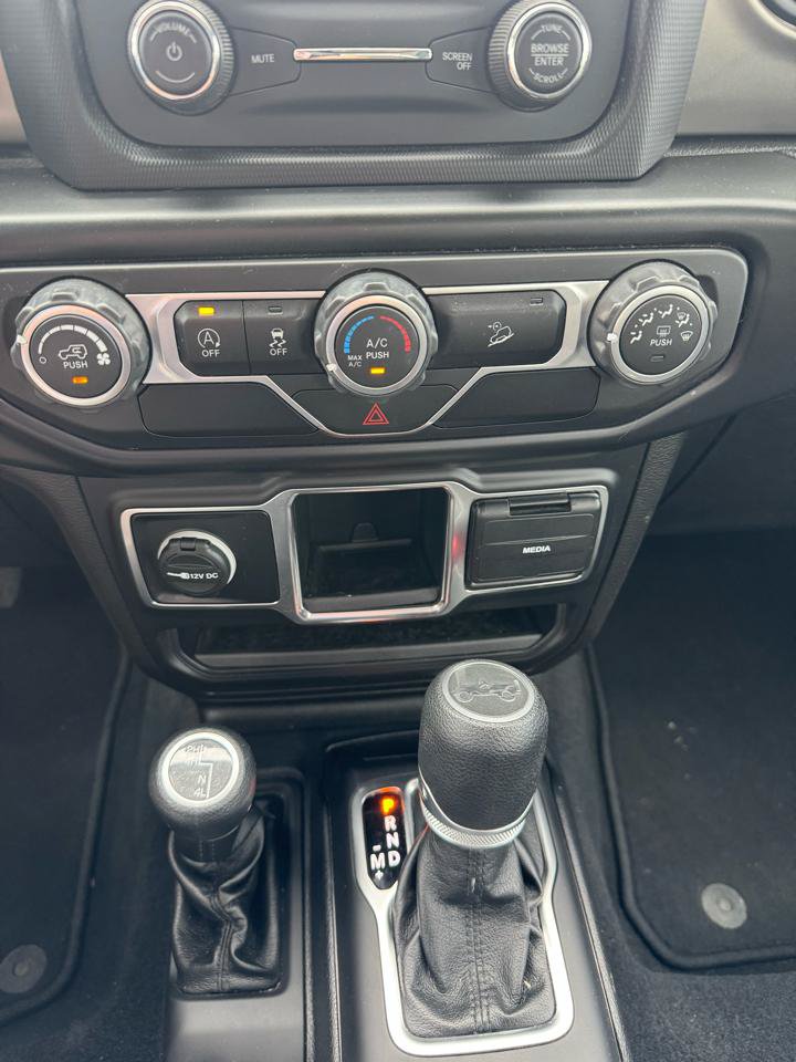 Used 2020 Jeep Wrangler Sport AWD/4WD image 15