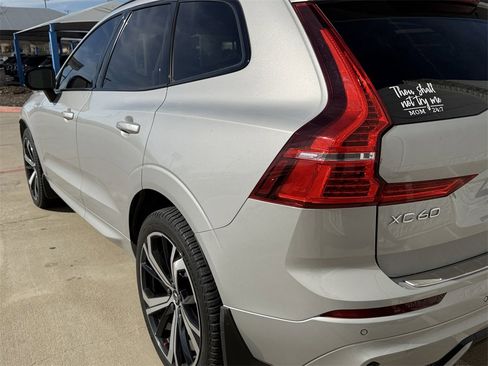 Used 2022 Volvo XC60 B5 R-Design w/ Protection Package Premier image 8