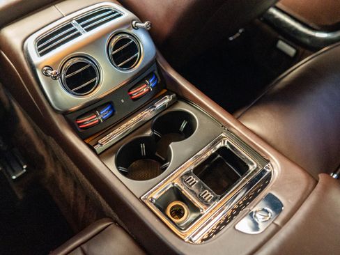 Used 2016 Rolls-Royce Wraith image 38